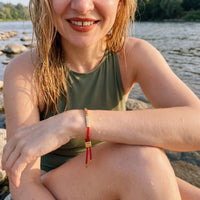 Thumbnail for Bracelet fil rouge — photo portée dans l'eau, waterproof, or | SKU: lamour-g