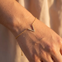 Thumbnail for Bracelet chevron — gros plan sur les détails, or | SKU: 9443177-gold