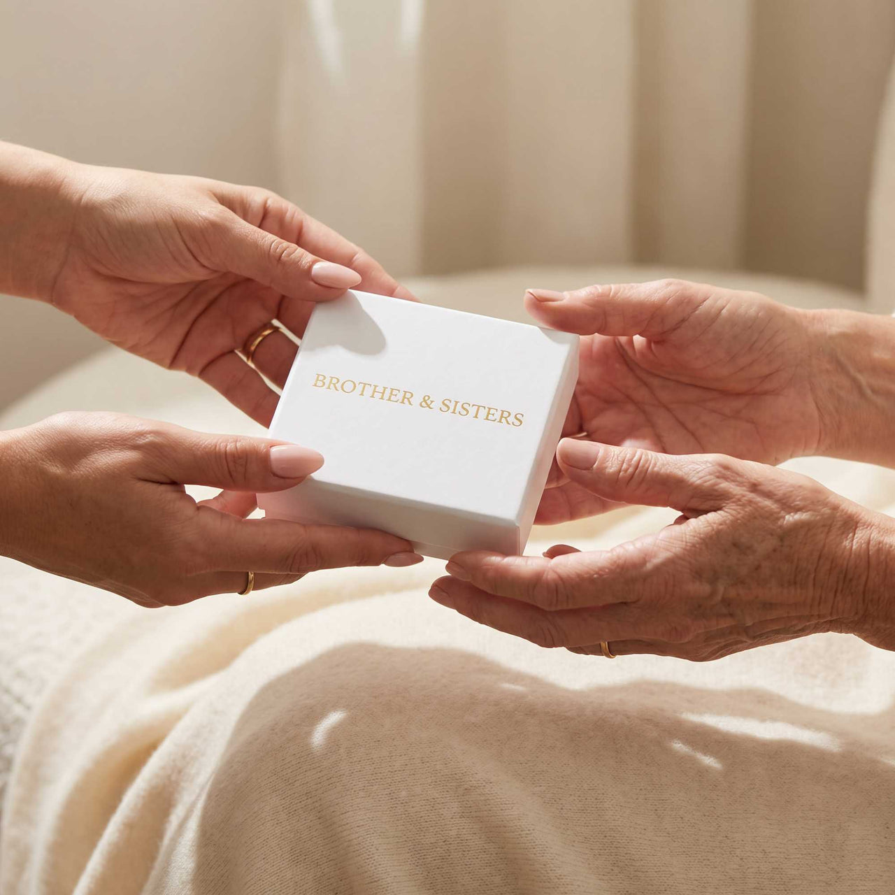 Collier Médaillon Coeur à Volutes