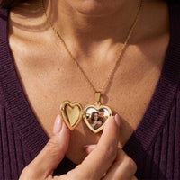 Thumbnail for Collier Médaillon Coeur à Volutes