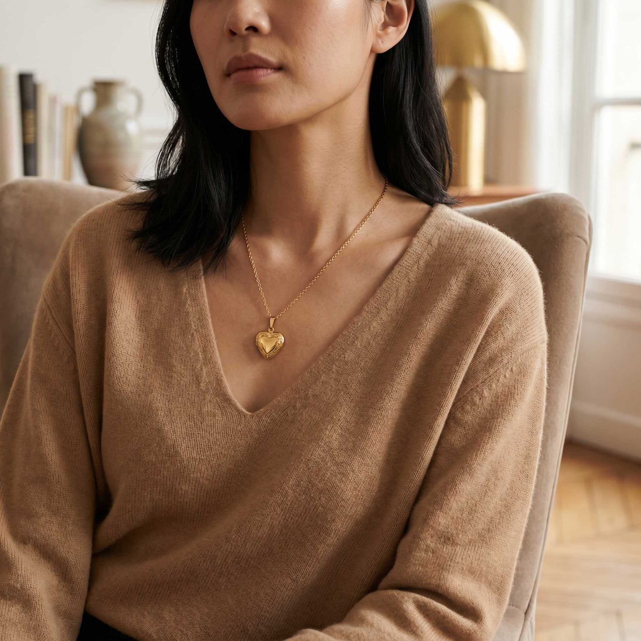 Collier Médaillon Coeur à Volutes