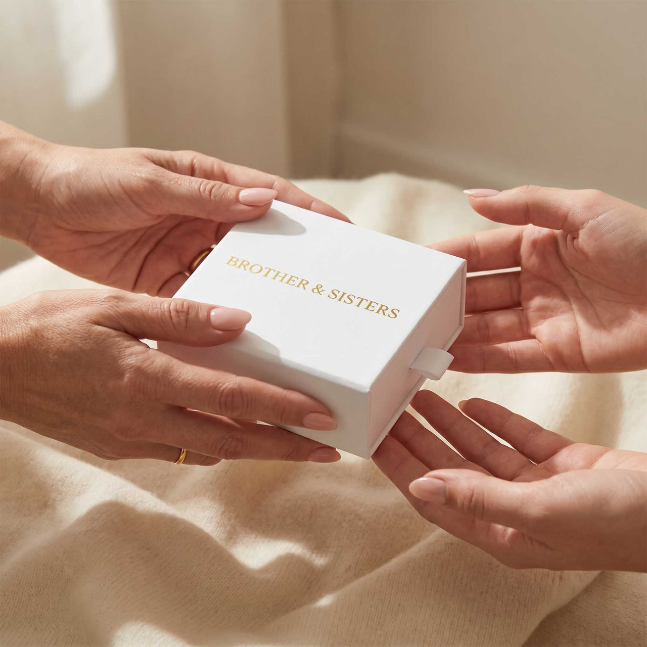 Collier Médaillon Coeur à Volutes