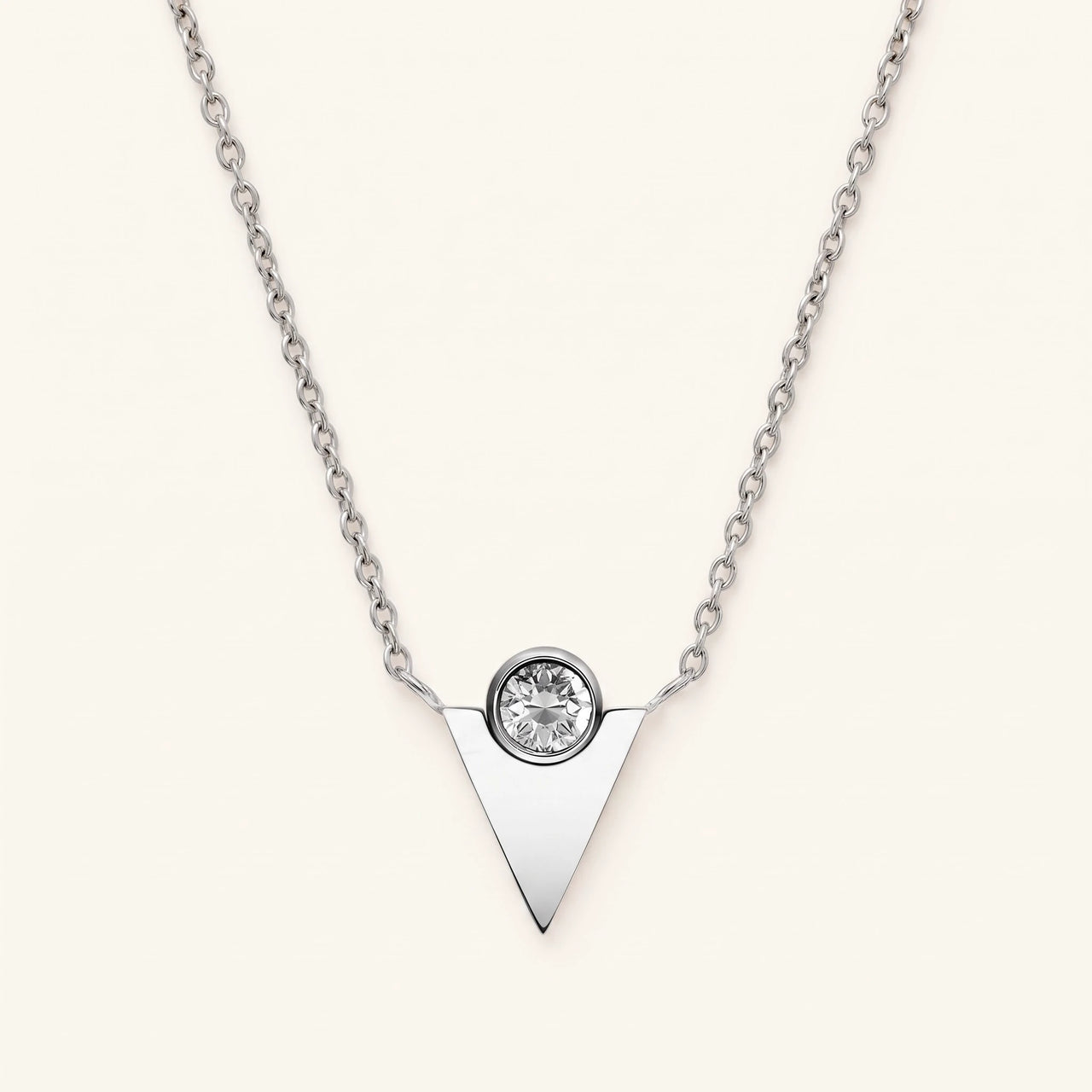 Dreieck kette — Produktfoto auf weißem Hintergrund, Silber | SKU: 18048714-rhodium-plated