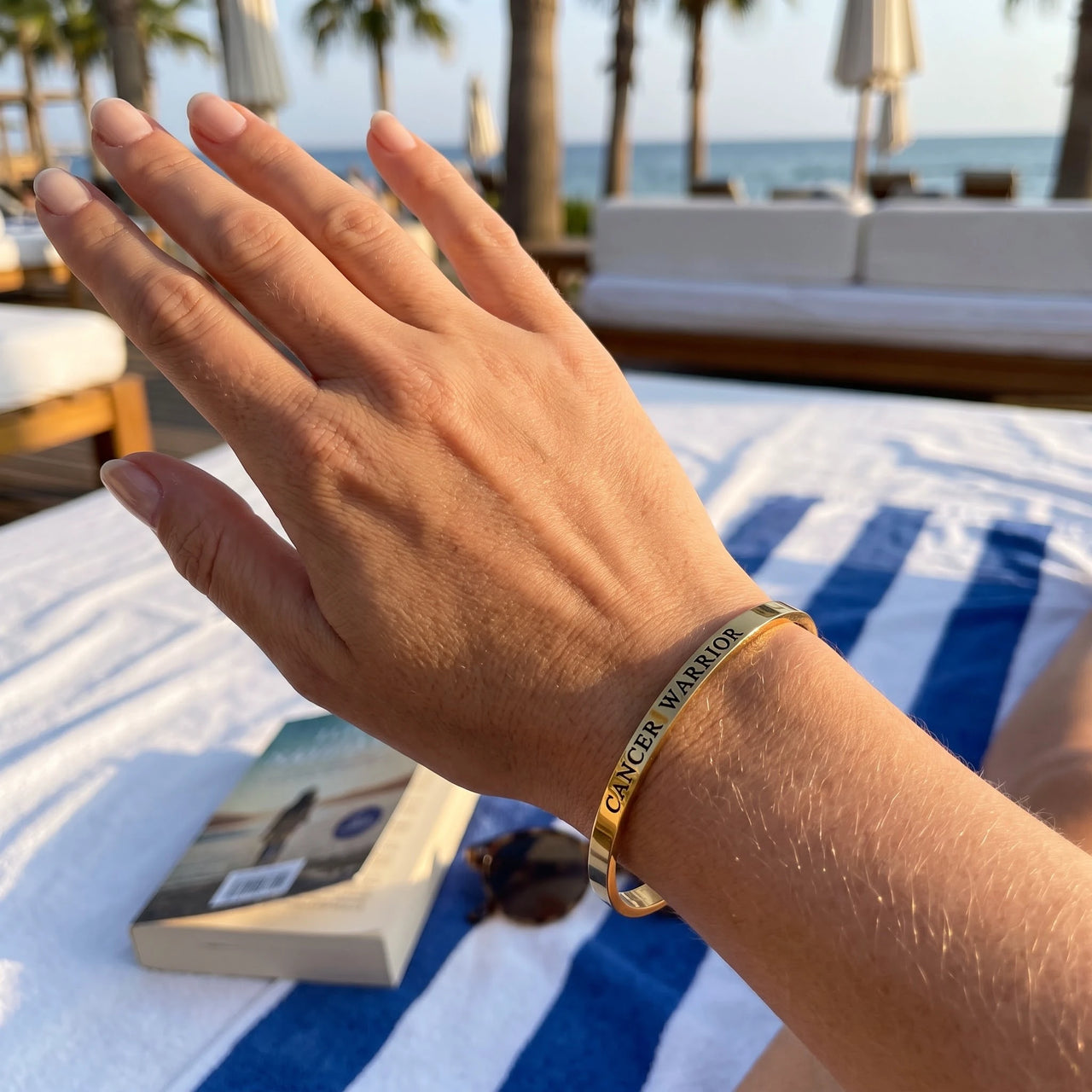 Bracciale rigido donna — foto indossata, misura reale, oro | SKU: 7220397-gold-plated-color