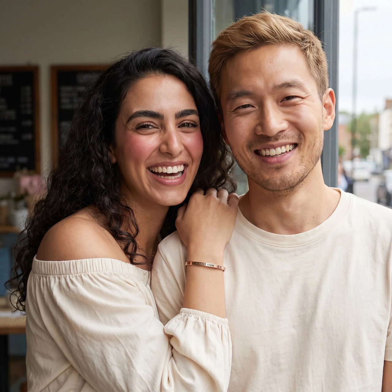 Couple moment, she wears the Carpe Diem bracelet in rose gold | SKU: cp-rg