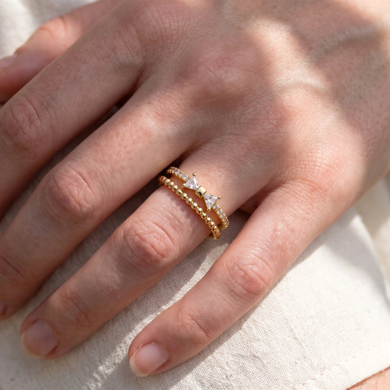 Bague réglable — gros plan sur les détails, or | SKU: lepapillon