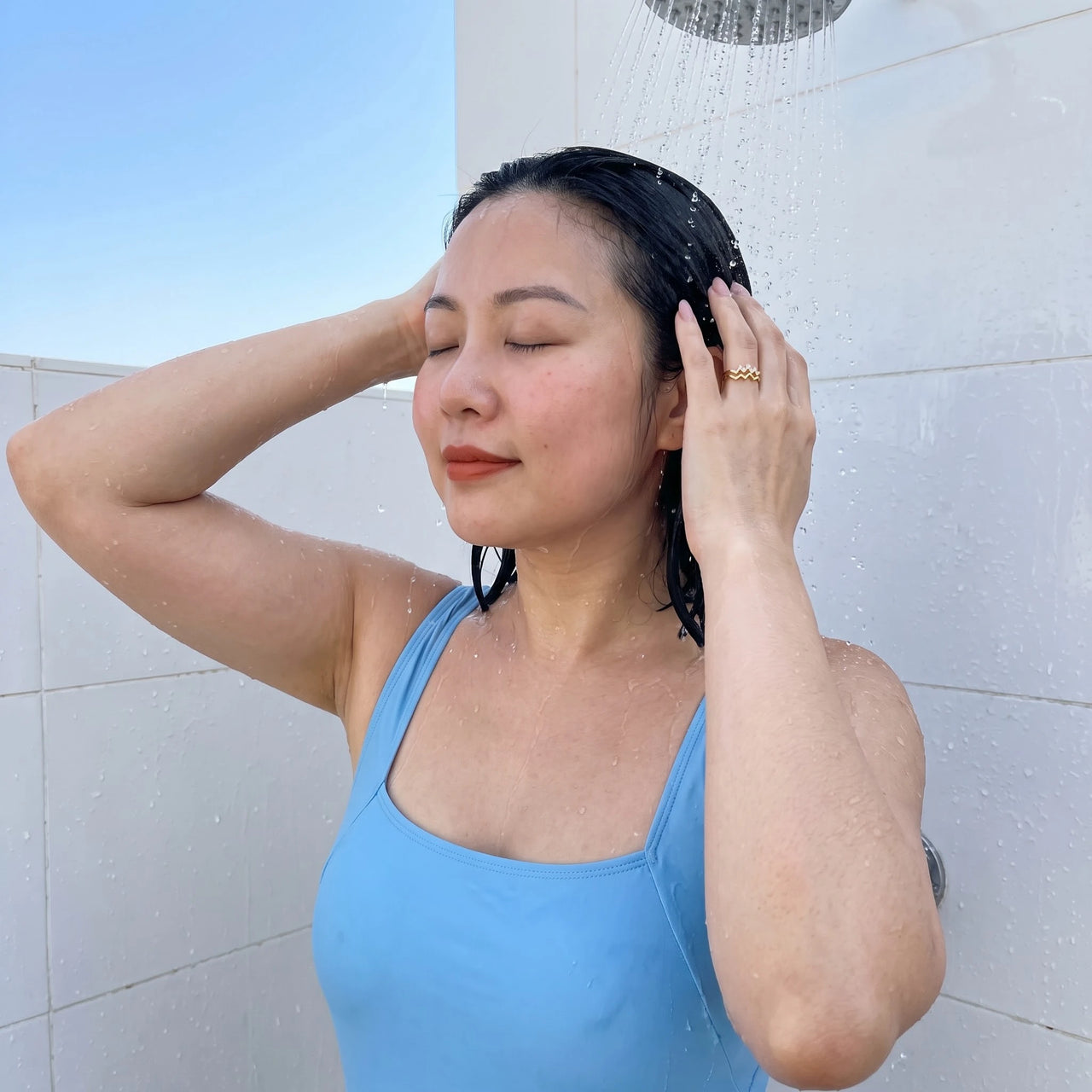 Ring mit zirkonia — unter der Dusche getragen, wasserfest, Gold | SKU: lezigzag