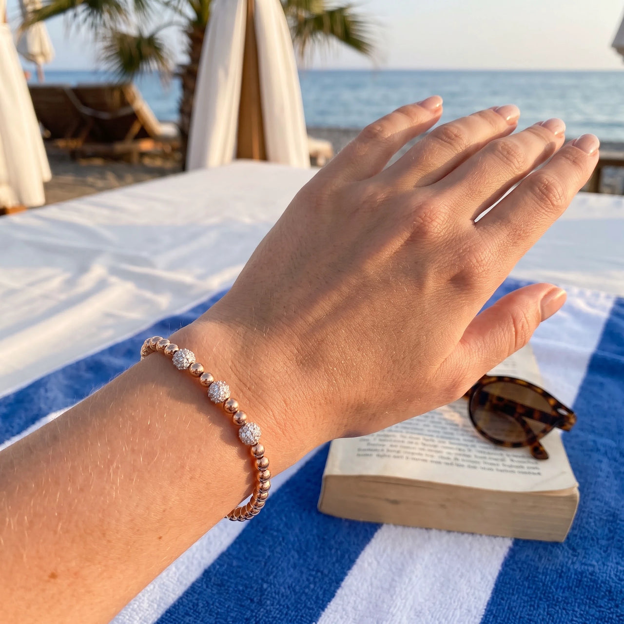 Bracelet perles acier inoxydable — photo portée, taille réelle, or rose | SKU: 25535342-rose-gold