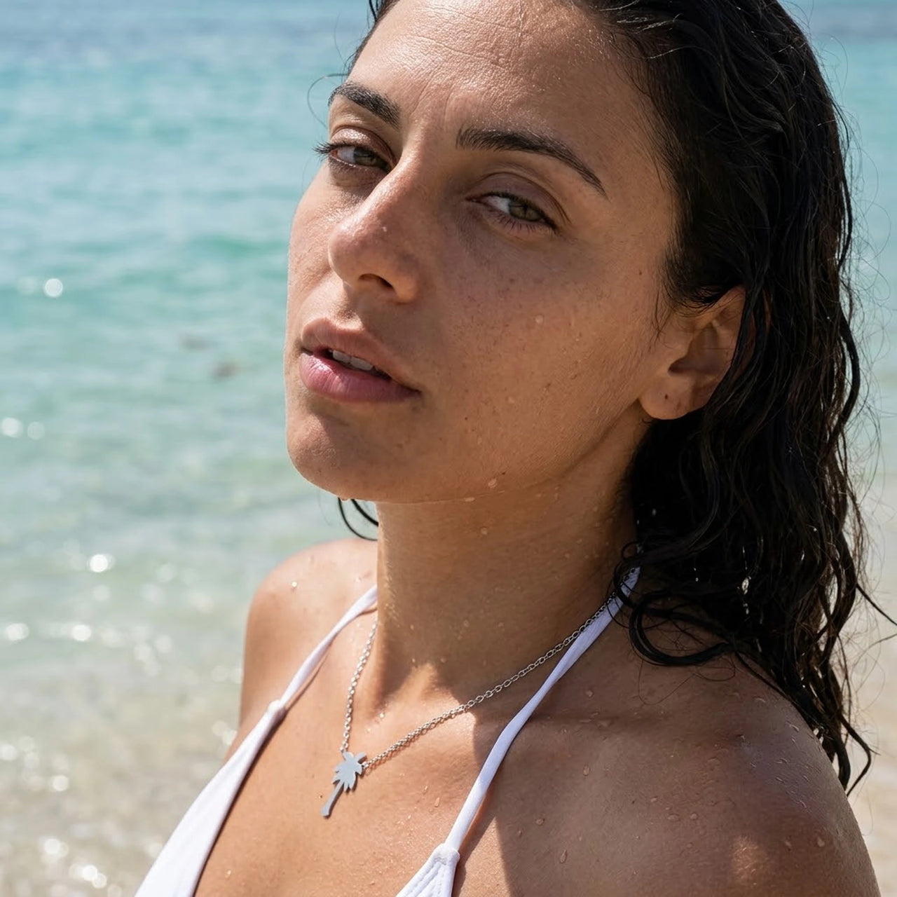 Collana palma — foto indossata in acqua, waterproof, argento | SKU: 8732822-silver-plated