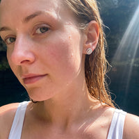 Thumbnail for Orecchini punto luce — foto indossata in acqua, waterproof, argento | SKU: 19991927