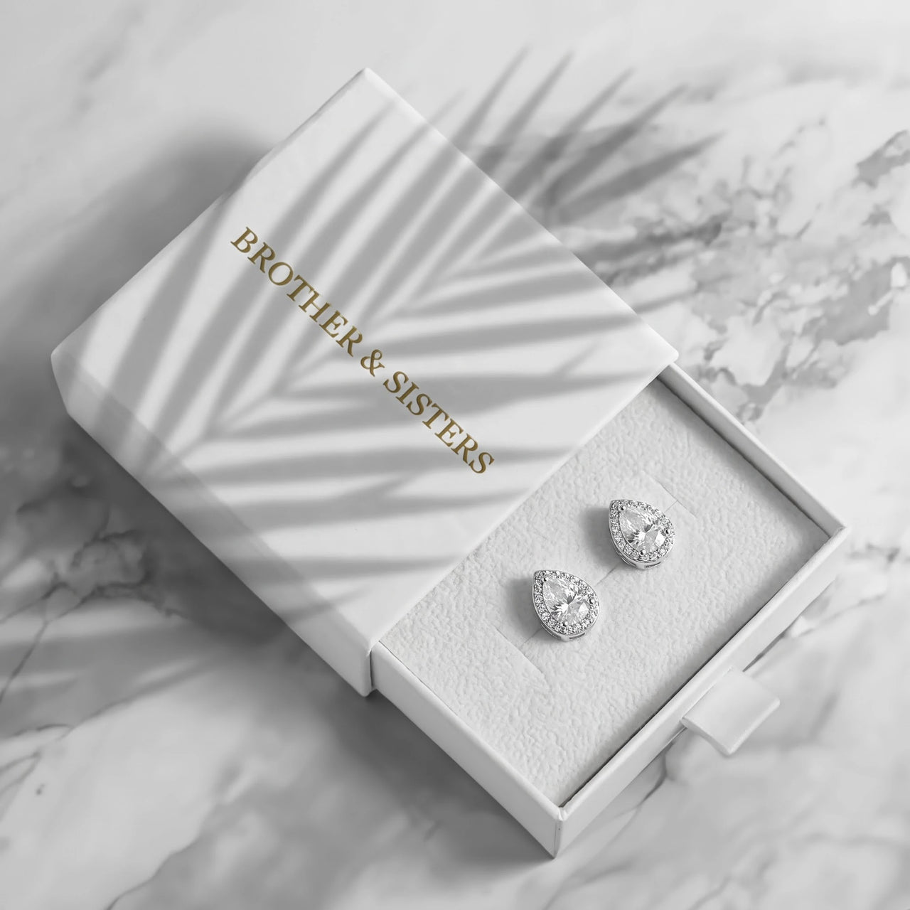 Silver stud earrings with the Brother & Sisters gift box | SKU: 505174