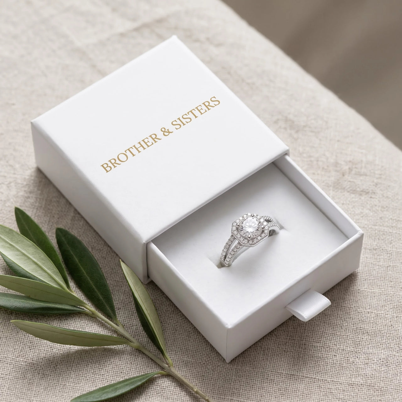 Bague carrée — dans l'écrin cadeau, argent | SKU: 346060-4.5-silver