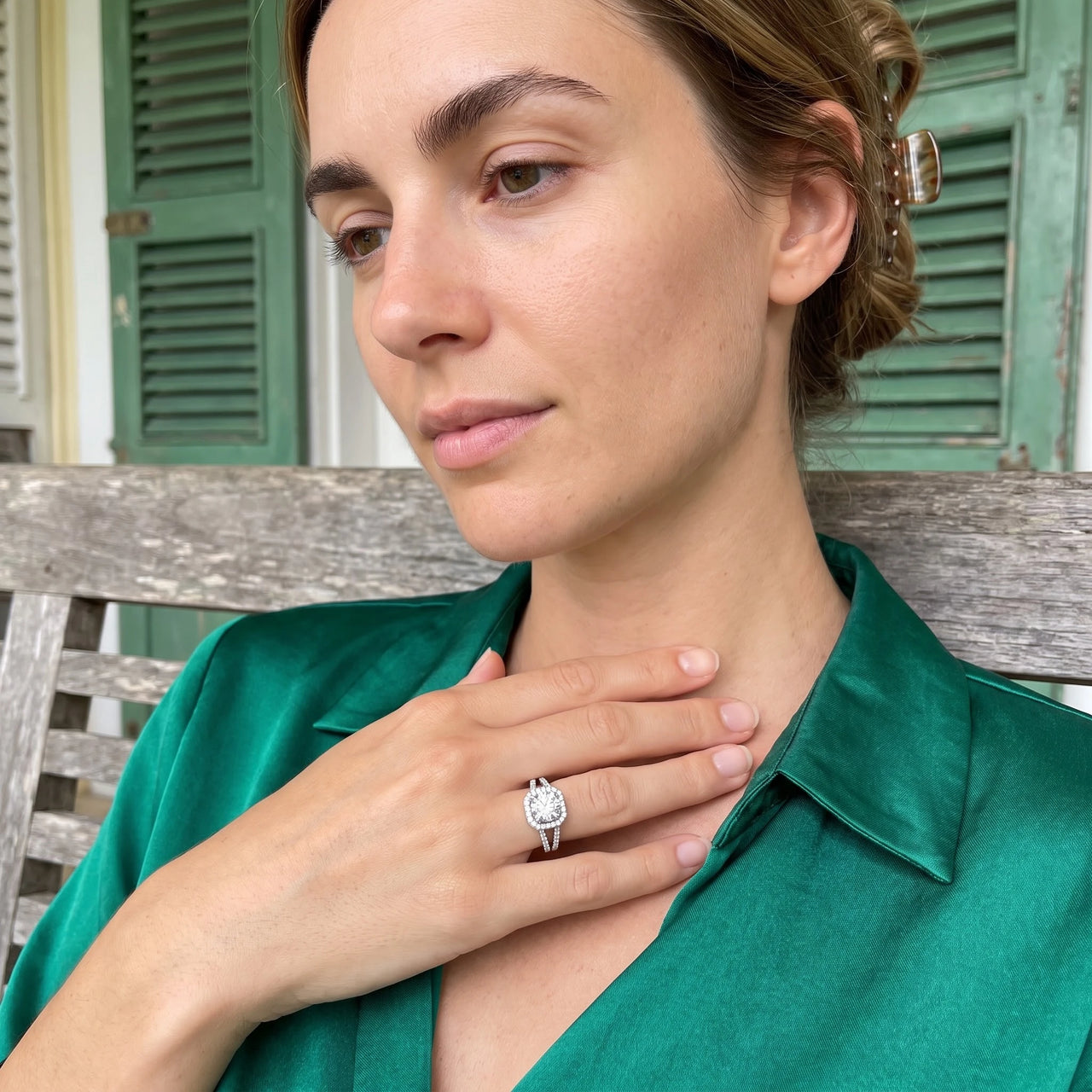 Bague zircon — photo portée, geste du quotidien, argent | SKU: 346060-4.5-silver