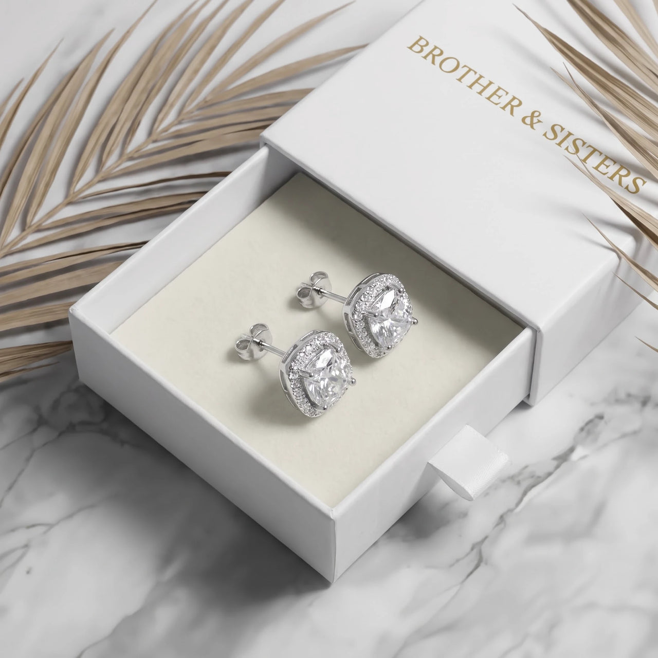 Orecchini con zirconi — nella scatola regalo, argento | SKU: 505185-white