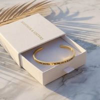 Thumbnail for Bracciale con frase — nella scatola regalo, oro | SKU: 9864184-gold